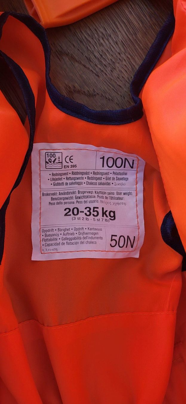 Helly Hansen Gilets de sauvetage: Schwimmweste Kinder – D'occasion à Horgen par Sonya2 2