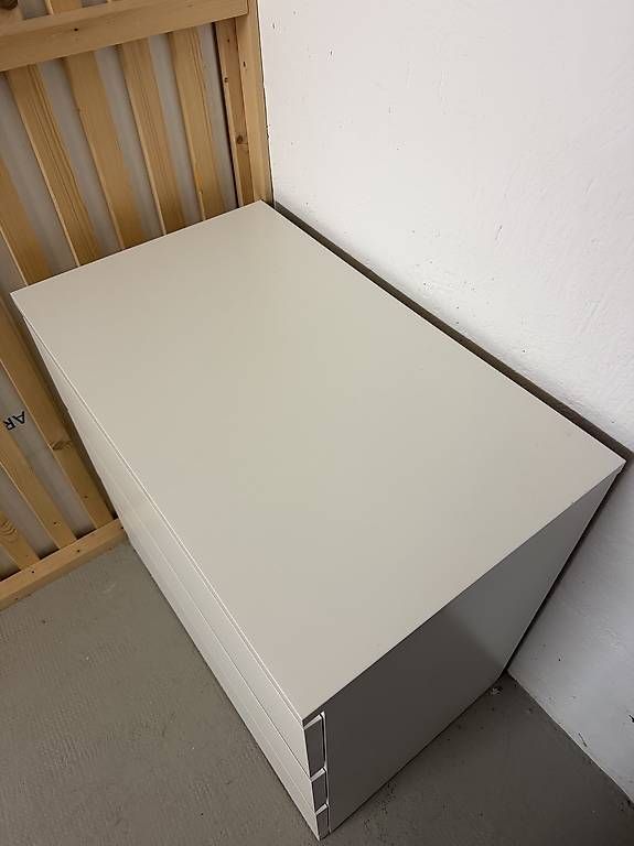 Cassettiere: Ikea Malm Kommode weiss – Usato da Basel venduto da Ohschaumal 2