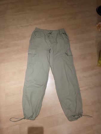 Freizeithose Damen Chicoree, Grösse M, Top Zustand !