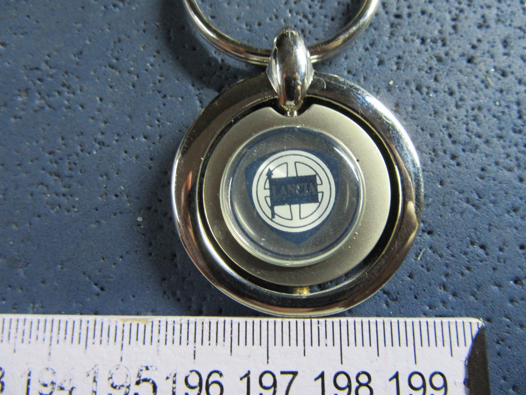 Lancia Schlüsselanhänger & - bänder: LANCIA AUTO LOGO SCHLÜSSELANHÄNGER "TRÜLLI" CHROMIC – Gebraucht aus Ettingen von Hausi4711 1