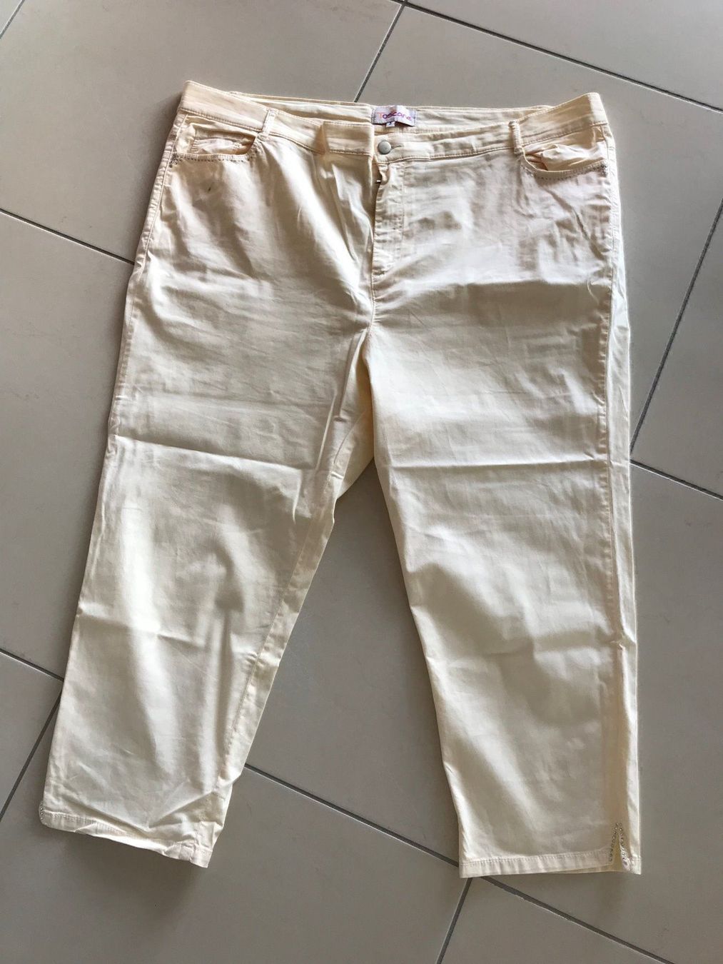 Pantaloni: Pantacourt  /  7/8 Hose  TOSCANE  -  T50 – Nuovo (secondo la descrizione) da Arzier-Le Muids venduto da WinT078
