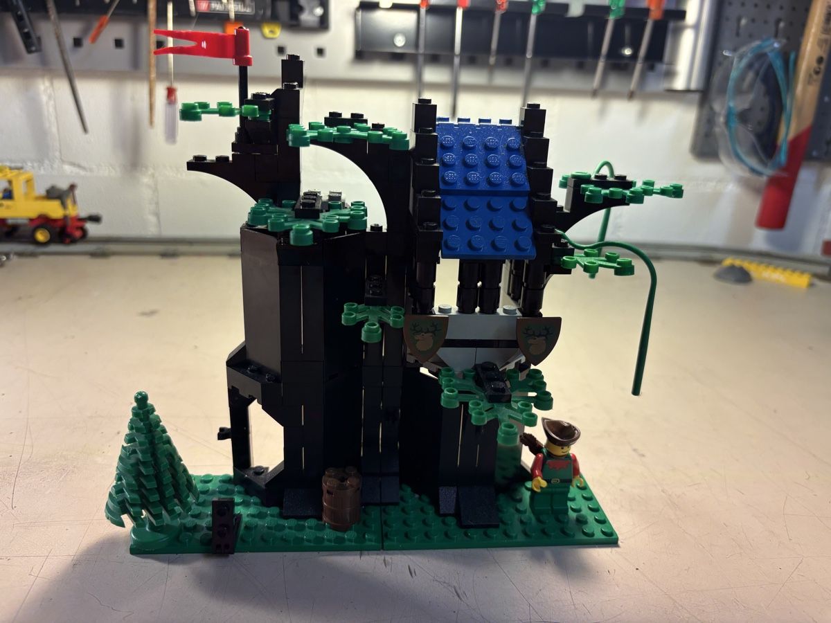 Lego Kit di costruzioni: LEGO Forestmen‘s Hideout 6054 – Usato da Möriken AG venduto da Classics16 2