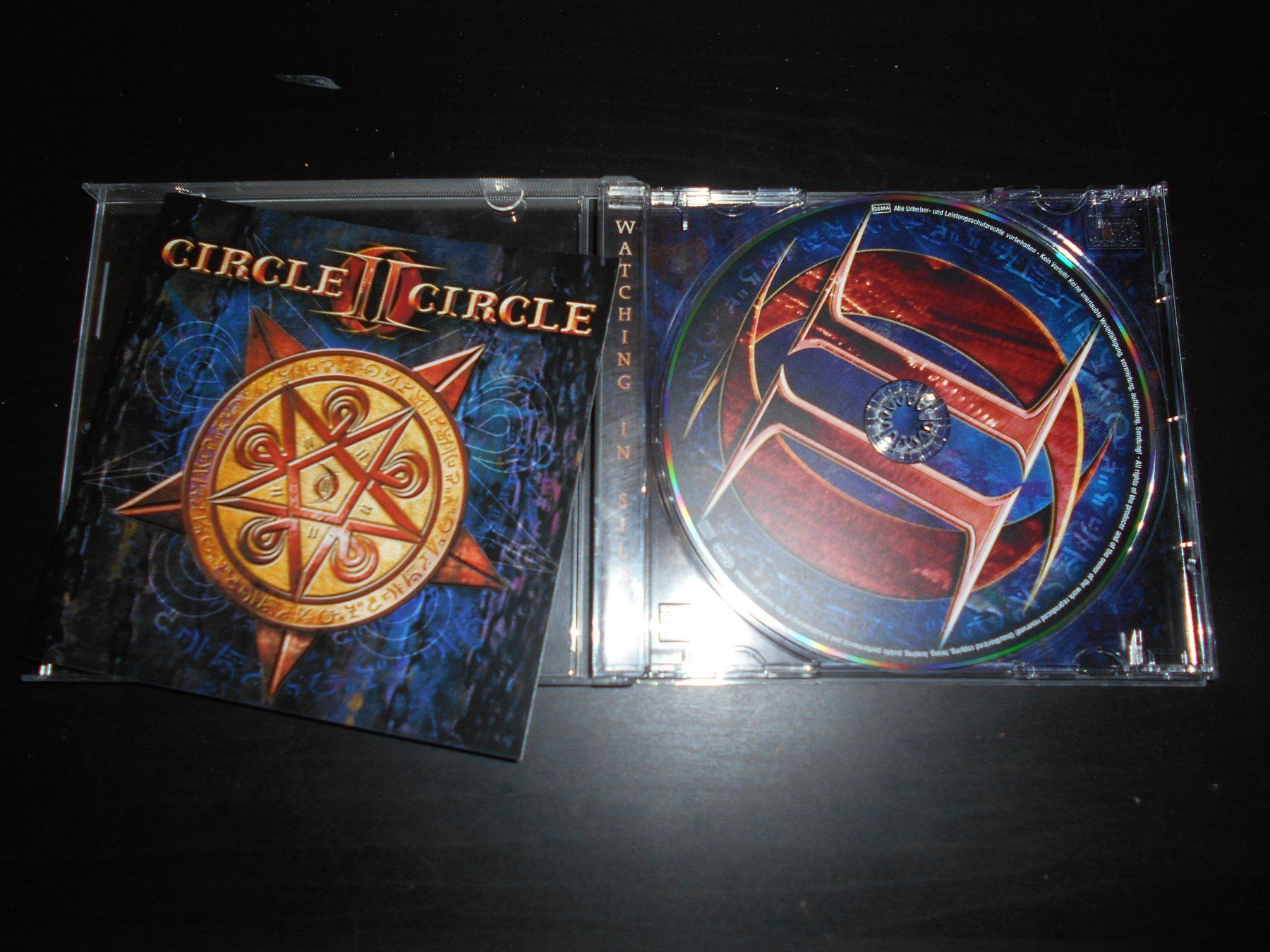 CDs: Circle II Circle – Watching In Silence / 2003 – D'occasion à Aarberg par witchhunter01