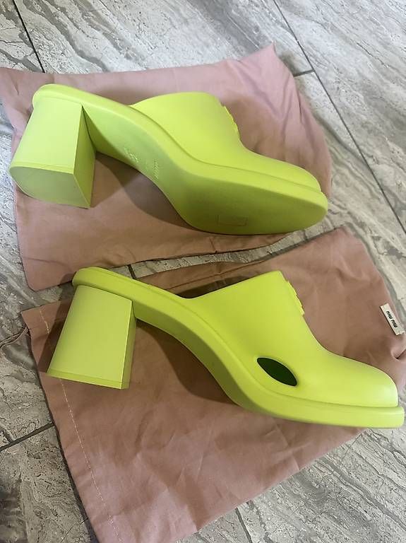 Scarpe da donna: Miu Miu Chartreuse Green Platform Mules 41 – Usato da Zürich venduto da Aes_1290 3