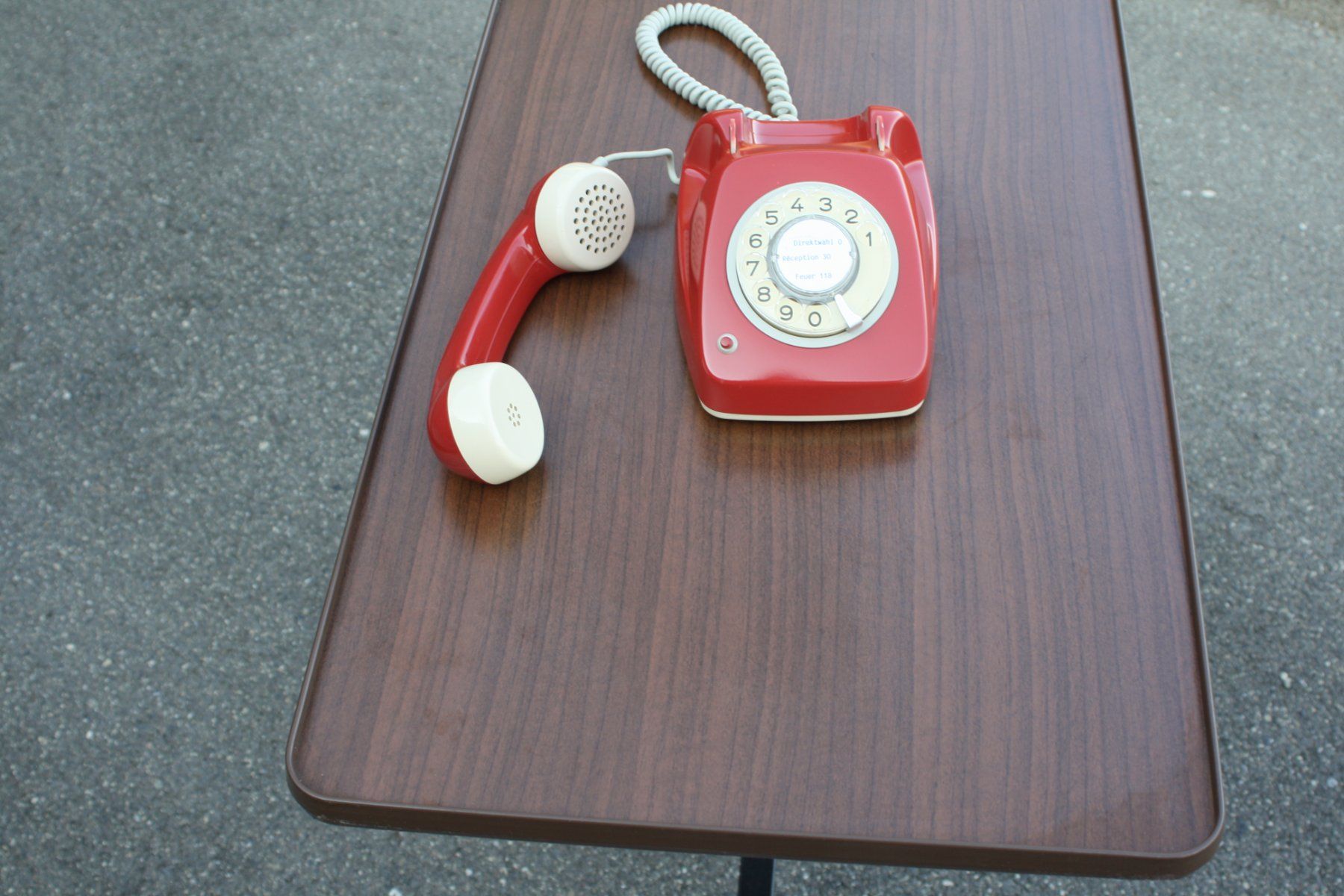 Telefone: TELEFON VINTAGE MIT WÄHLSCHEIBE – Gebraucht aus Wauwil von Pneuedy 3
