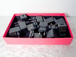LADEGERÄT CHARGER USB ADAPTER 12 Stück neuwertig