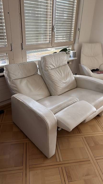 Sofas: Canapé blanc 2 places en cuir – D'occasion à Lausanne par lcuenoud