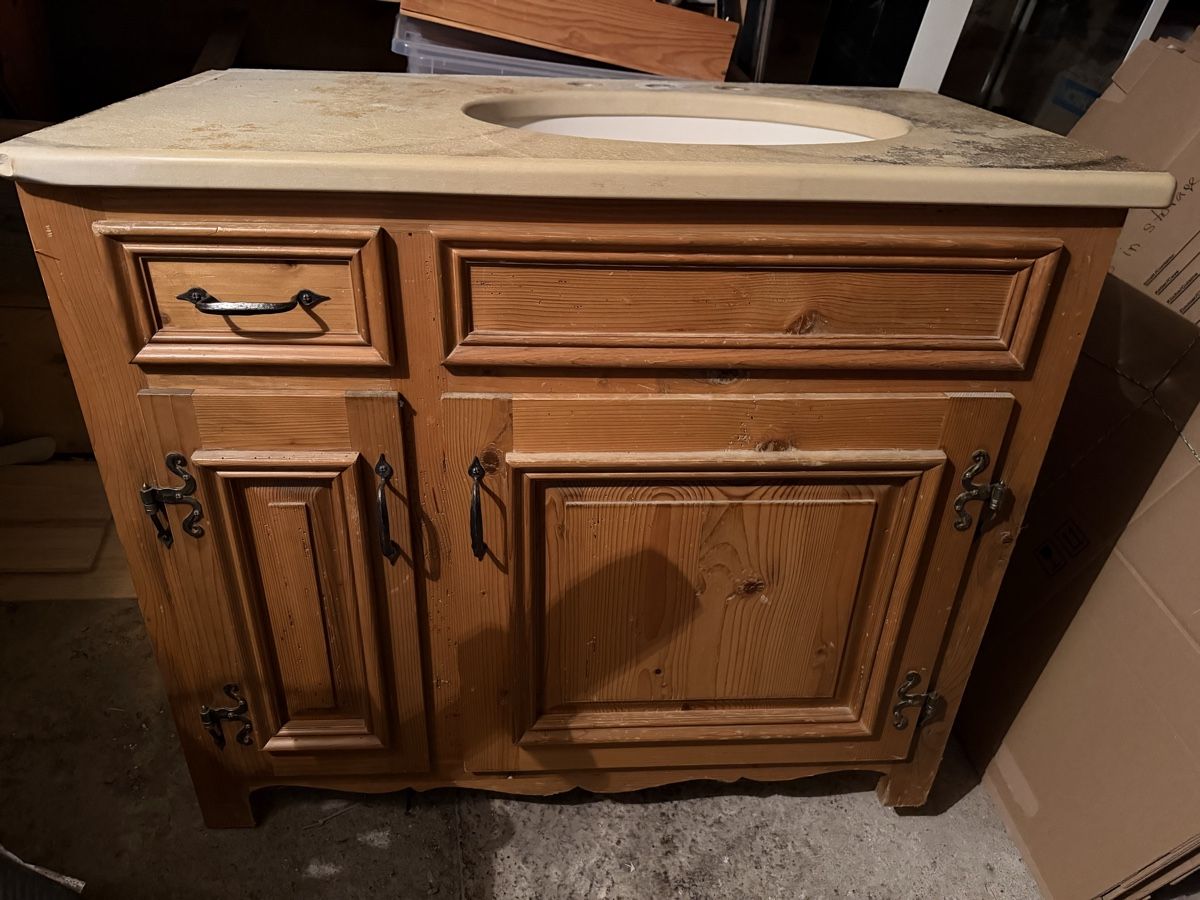 Installations & Meubles: Rustikaler Waschtisch mit Steinplatte und Lavabo – D'occasion à Jaun par ksteed