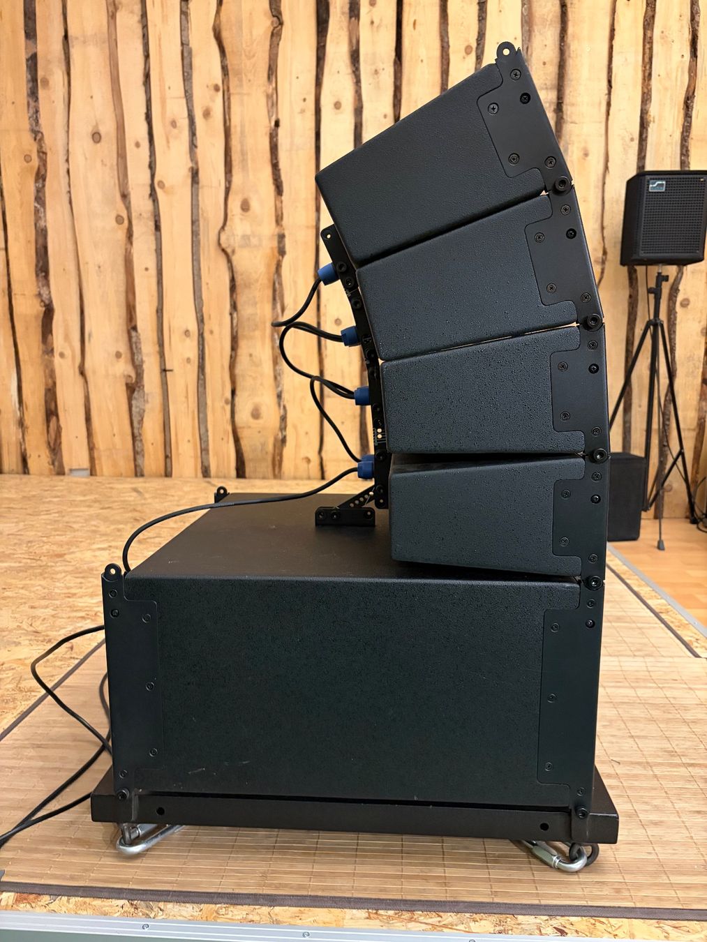 Casse acustiche: Kompaktes aktives Line-Array-System 600 Watt 2 x 8" + 4"... – Nuovo (secondo la descrizione) da Aesch LU venduto da Musicaudio 4