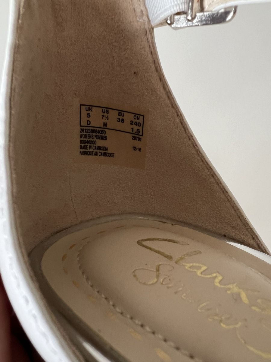 Scarpe da donna: Sandalen Gr 38 (Silver/Baige) – Usato da Basel venduto da Ksjusha 5