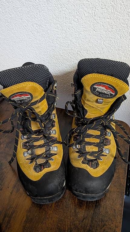 Meindl Scarpe da uomo: Meindl Air Revolution 3.5  Wander/Trekkingschuhe – Usato da Salez venduto da EMERCARO 1