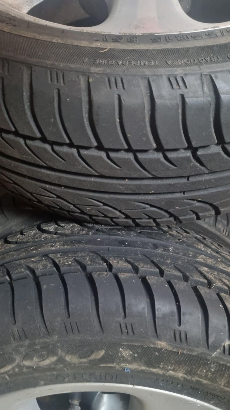 Peugeot Pneus & Kompletträder: Roue  monter sur jante aluminium pour Peugeot 306 – Gebraucht aus La Chaux-de-Fonds von flasch02 1