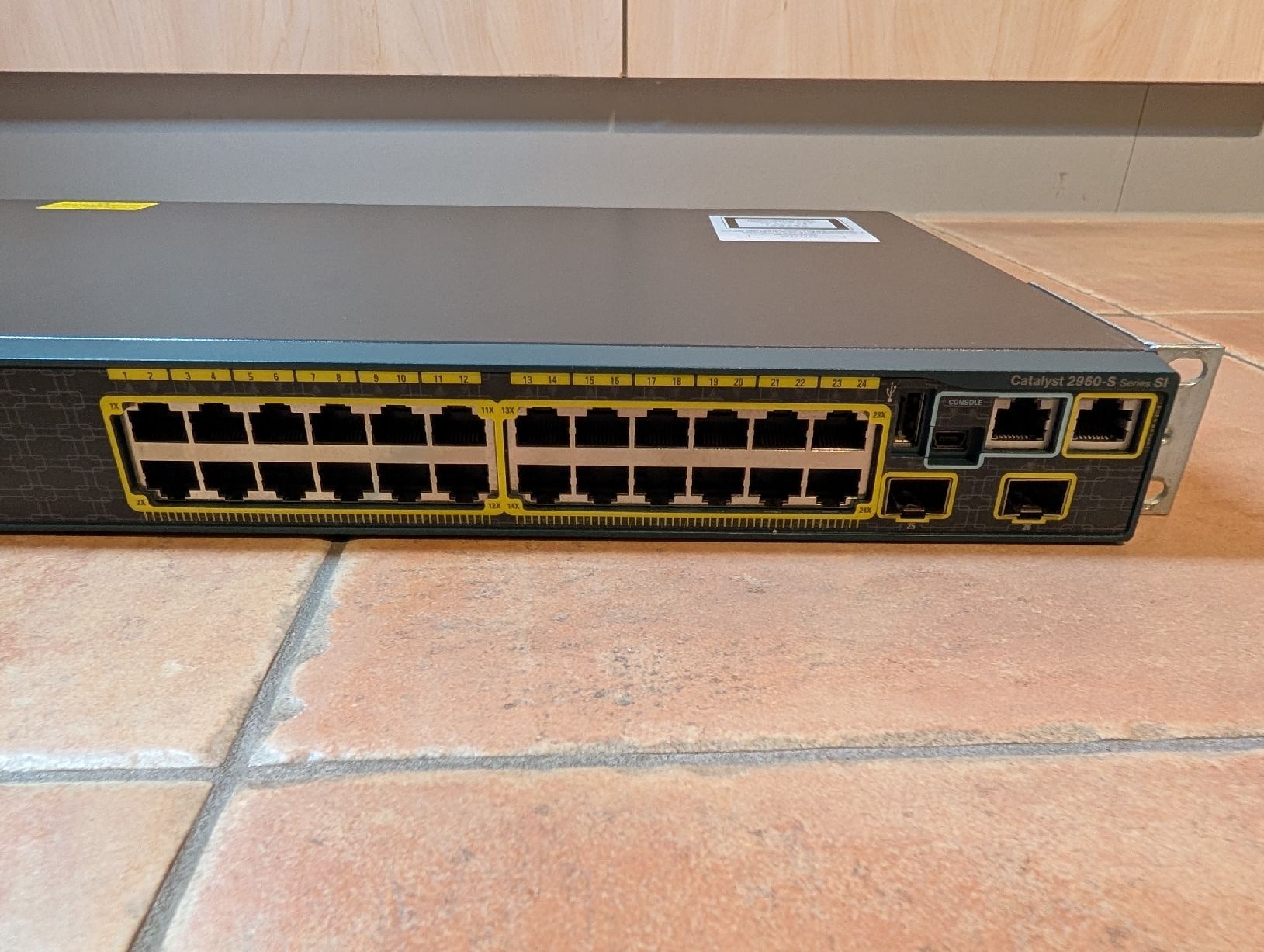 Cisco Hubs & Switches: Cisco Catalyst 2960-S SI 24 Port Switch – Gebraucht aus Pfaffnau von reapcx 1