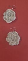 Boucles d'oreilles fleur crochetées à la main avec perle ✨