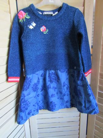 Gr. 116, Kleid in Nachtblau, zauberhaftes Design, Nachtblau