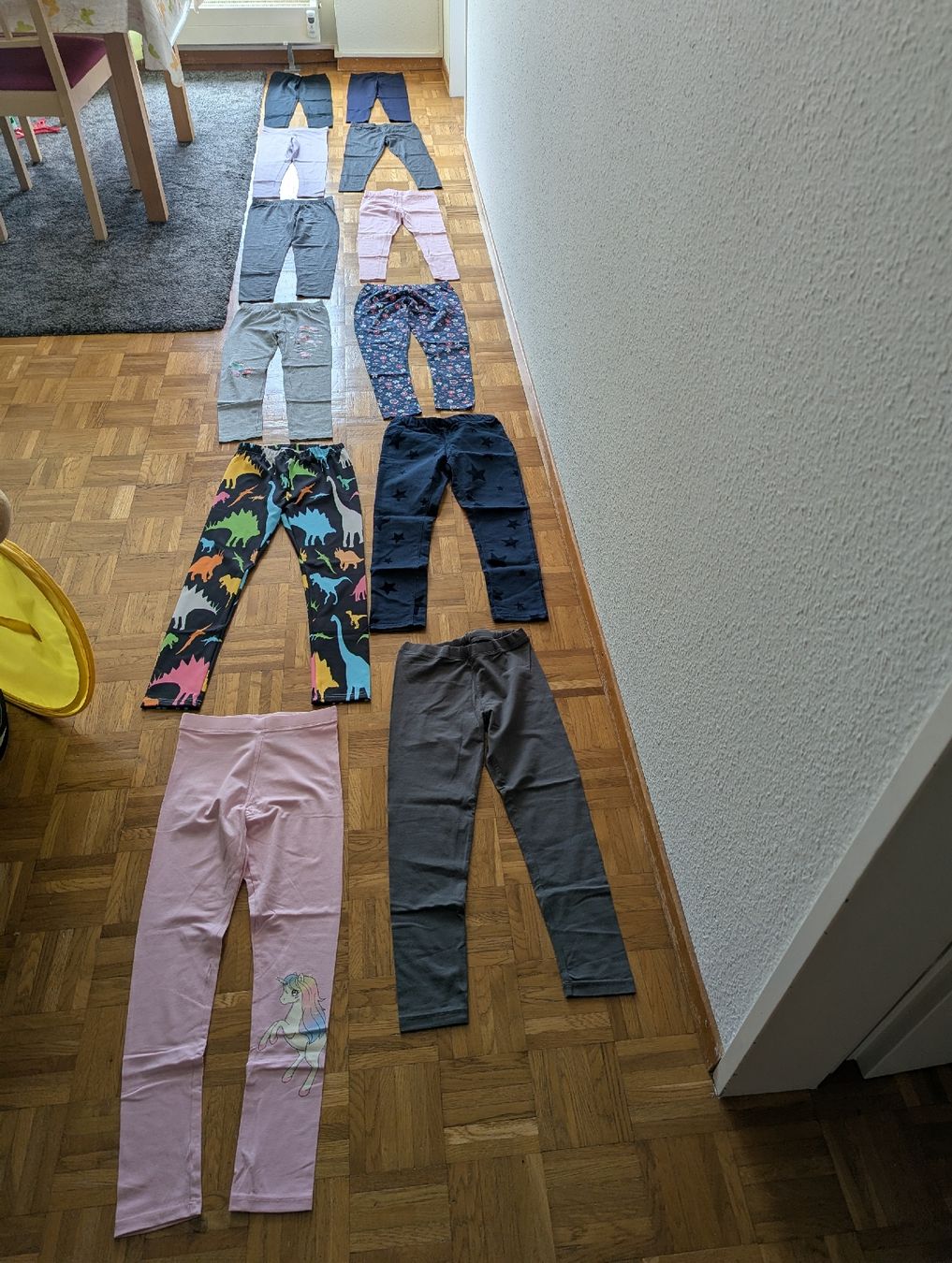 H&M Lotti & Set di vestiti: Mädchen Kleiderset Grösse 134-140 – Usato da Lengnau AG venduto da sus_znf9 4