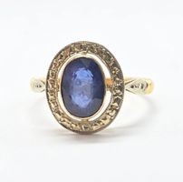 Bague ancienne en or jaune 18K ornée d'un SAPHIR Et diamants