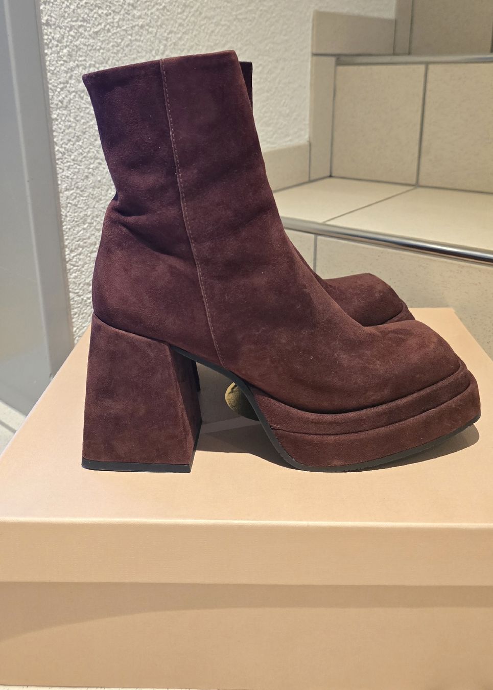 Scarpe da donna: Stiefelette RAS 37 bordeaux Wildleder – Nuovo e nell'imballaggio originale da Untereggen venduto da cla_kb2w
