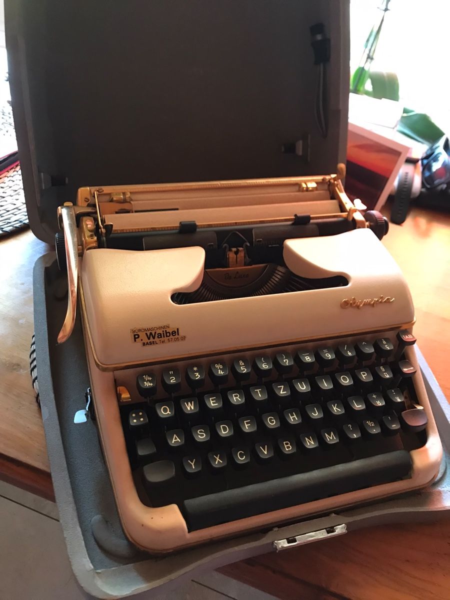 Machines à écrire: Olympia SM3 De Luxe Gold – D'occasion à Allschwil par metalbook 2