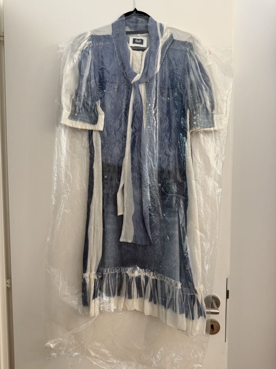 Dolce & Gabbana Vestiti: Robe D&G en soie effet Denim  Taille 42 IT – Usato da La Croix-de-Rozon venduto da ben_9qlz