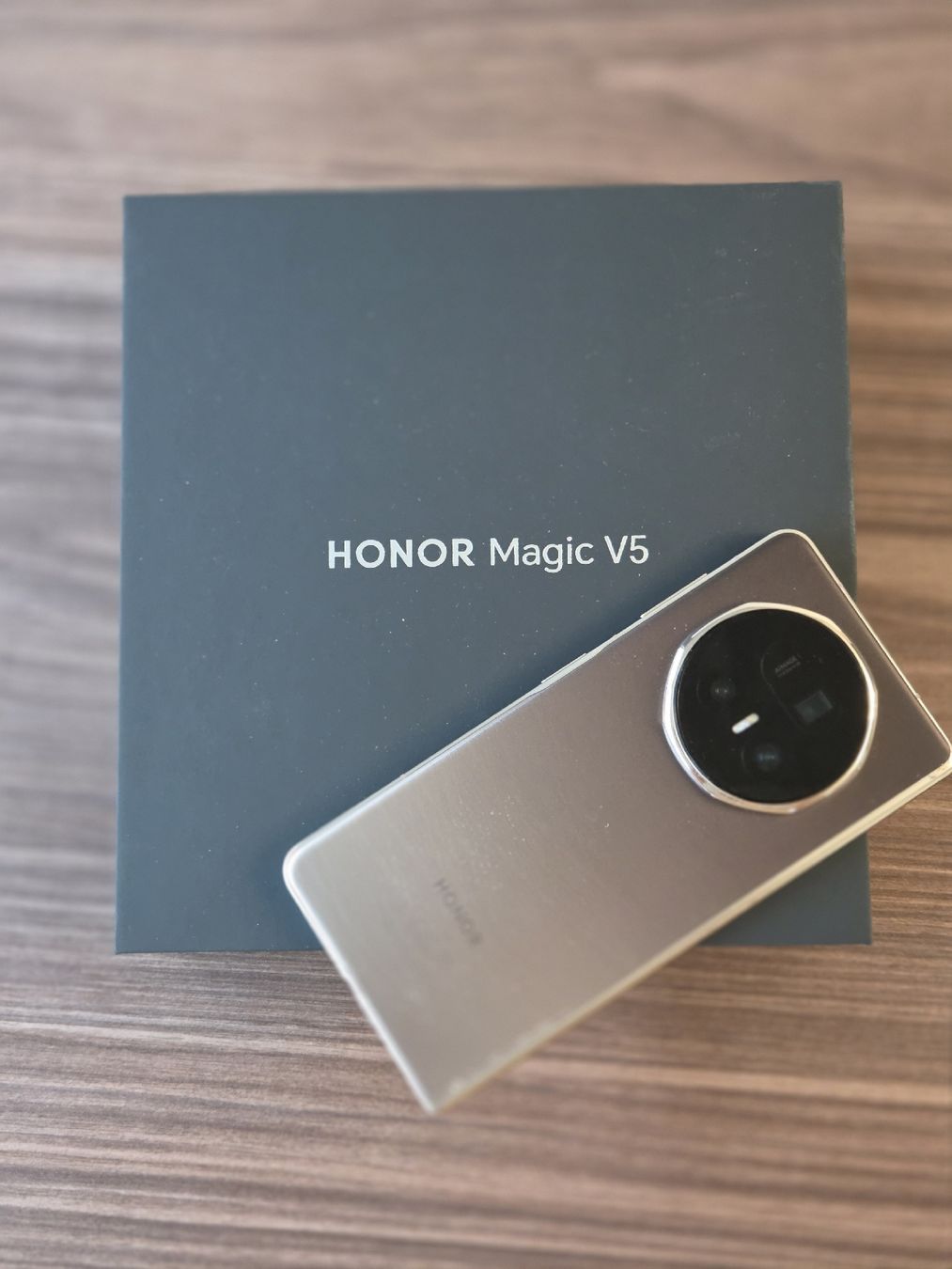 Honor Telefoni cellulari / Smartphones: Honor Magic V5 512GB dawn gold – Usato da Eschenbach SG venduto da Winger1