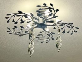 Elegante Deckenlampe mit Blattdesign für gemütliche Abende
