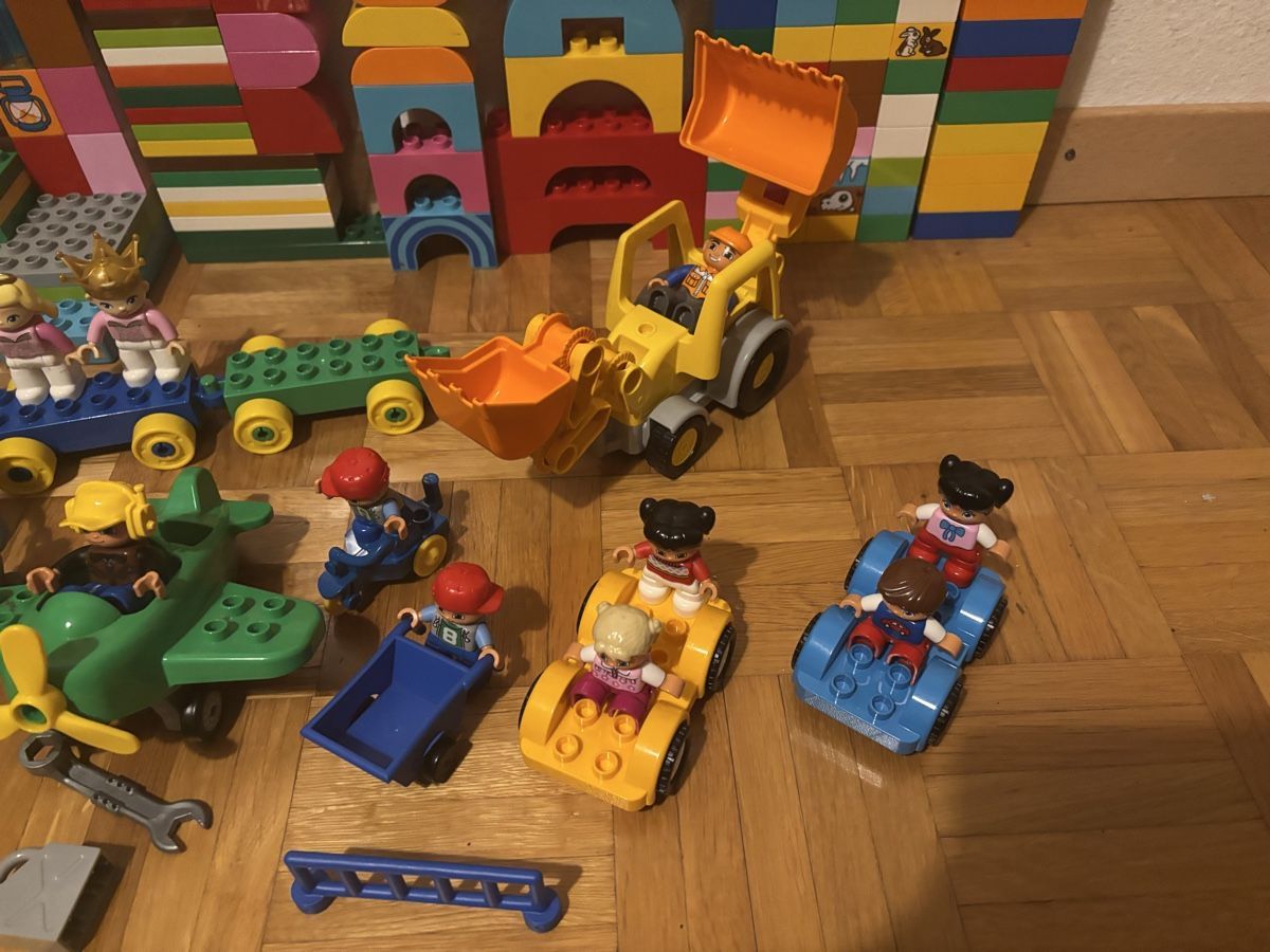 Lego Duplo Building Blocks Set with Figures and Vehicles (Gebraucht) in ...