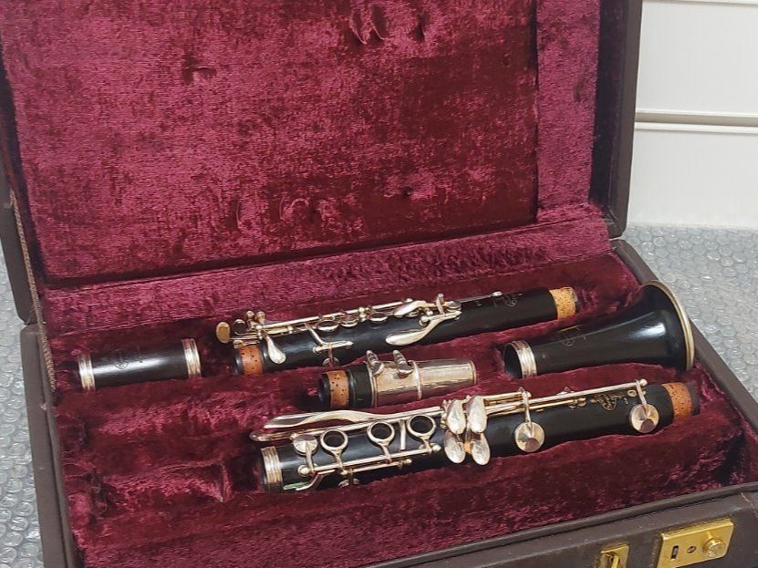 Buffet Crampon Strumenti musicali: B-Klarinette E-13 buffet crampon frisch generalüberholt – Usato da Glattbrugg venduto da Swissmusik