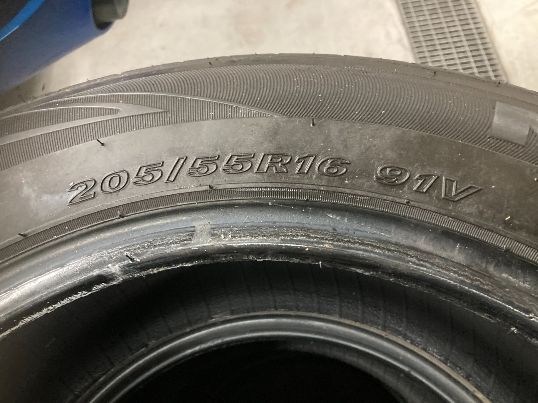 Pneus & Kompletträder: 205/55R16 Sommerpneu – Gebraucht aus Cham von WB2223 1