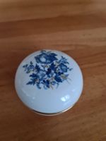 Meissen Porzellan Deckeldose  blaue Blume 
