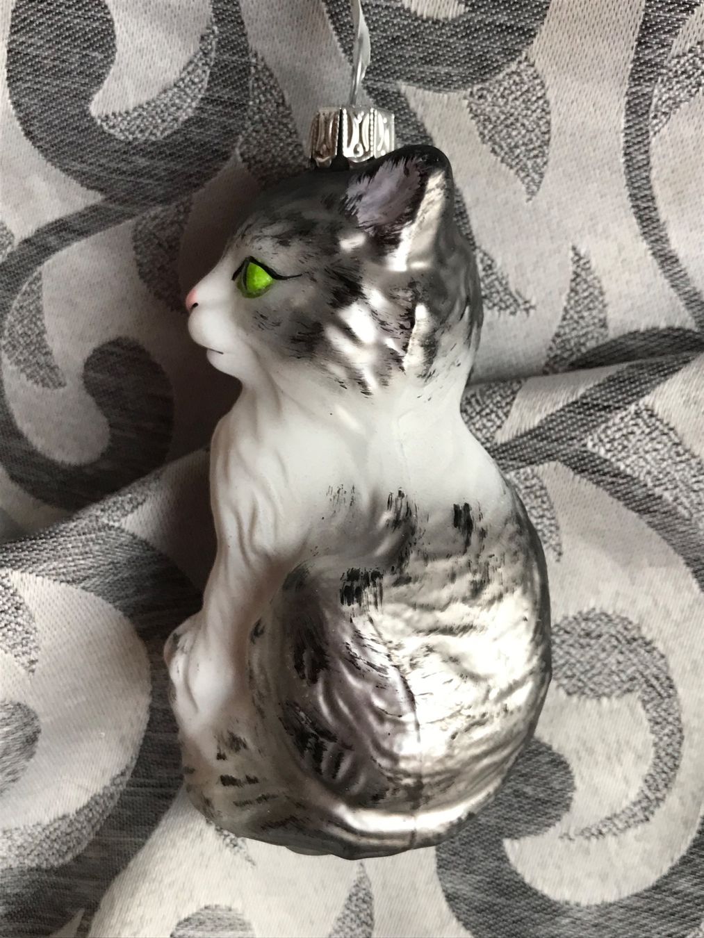 Tutte le decorazioni: Katze weiss-grau Christbaumschmuck – Nuovo e nell'imballaggio originale da Alpnach Dorf venduto da marvo 2