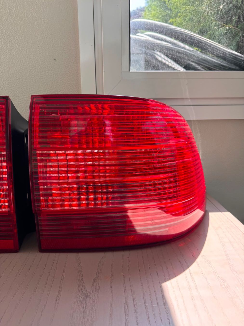 Porsche Tutti pezzi di ricambio auto: Porsche Cayenne Rückleuchten – Usato da Gossau SG venduto da Nez-lim 2