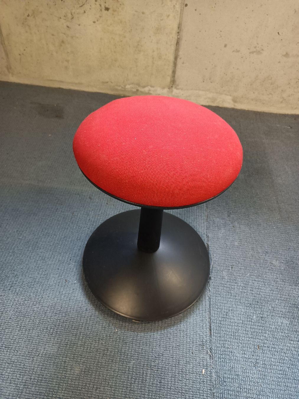 Ikea Sgabelli: Büro - Drehhocker, IKEA Modell "Vitamin-Stool" – Difettoso da Büren an der Aare venduto da vivendofeliz 2