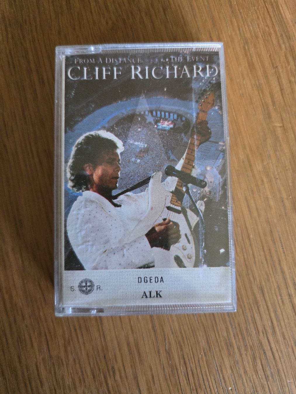 Musicassette: Cliff Richard- From A Distance, The Event! – Usato da Onex venduto da ricardinho1213