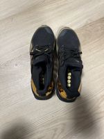 Adidas Ultraboost Schwarz Gold Gr. 42 - Top Zustand!