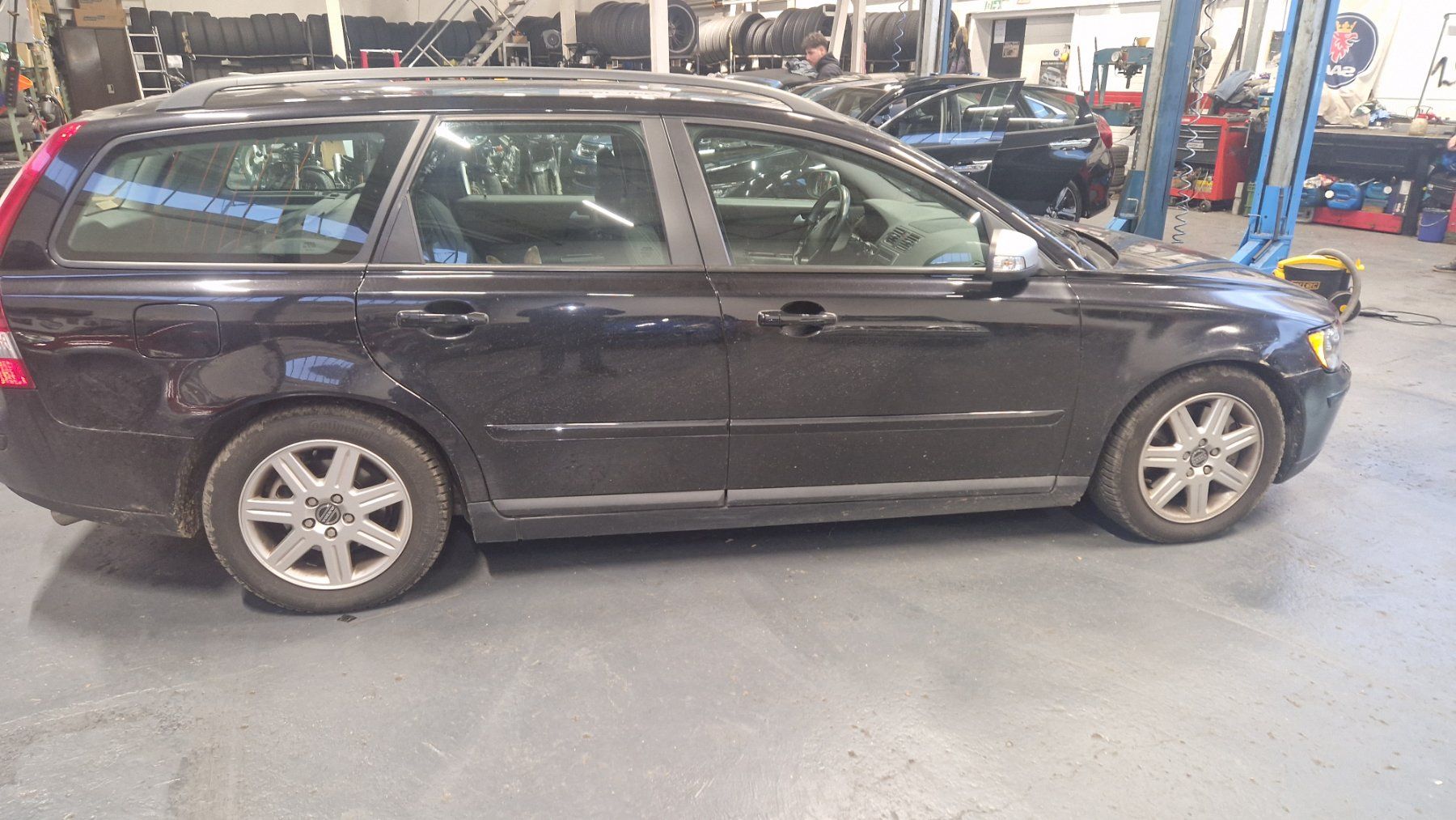 Volvo Autos: volvo v50 t5 awd – Gebraucht aus Uster von  3