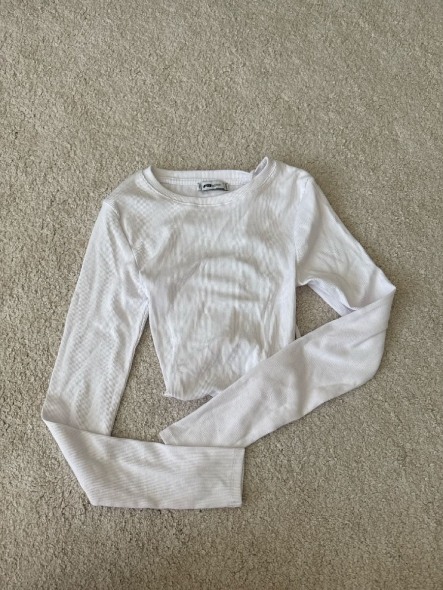 Tops: langarm Top mit offenem Rücken – Gebraucht aus St. Niklausen LU von car_2562