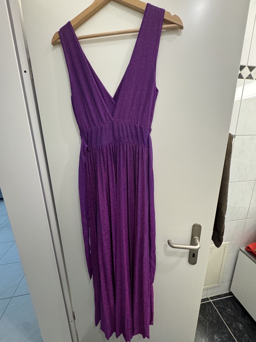 Kleider: Kleid – Neu (gemäss Beschreibung) aus Niederglatt ZH von Mary102