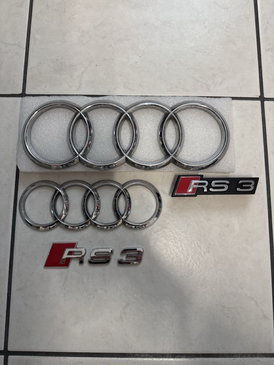Audi Tutti pezzi di ricambio auto: Originale Audi RS3 Embleme – Nuovo (secondo la descrizione) da Eggenwil venduto da Manu_offic