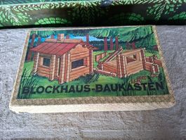 Blockhaus Baukasten Holzspielzeug mit Anleitung komplett alt