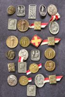 25x 1. August Abzeichen Schweiz 25x Médailles 1er Août