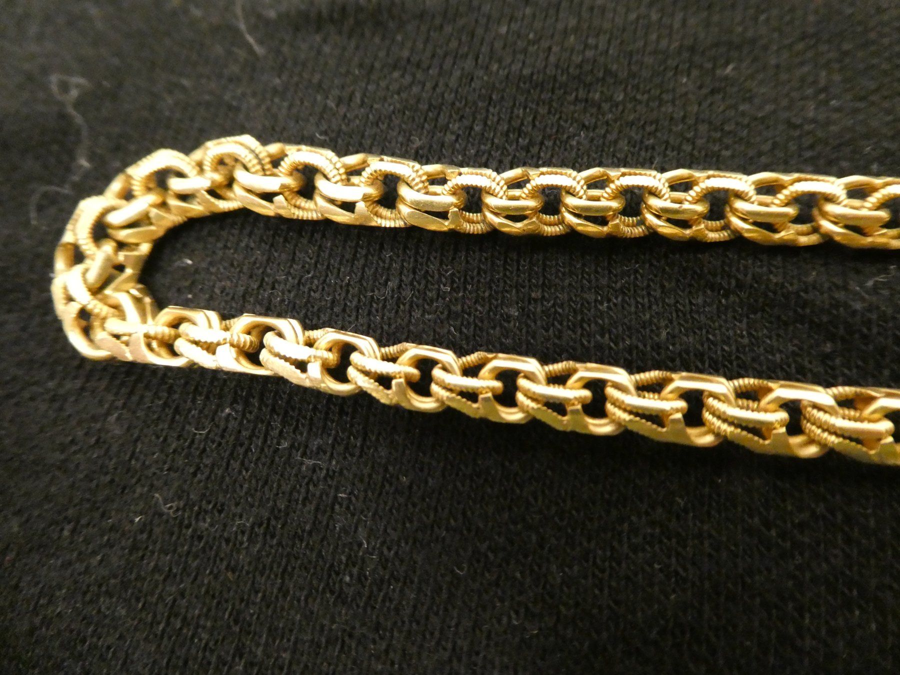 Catenine: Goldfarbene Kette Schmuck – Usato da Tann venduto da Geepap 7