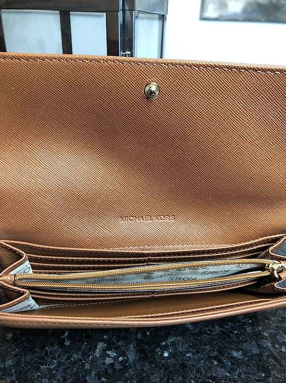Michael Kors Portamonete: Michael Kors Portemonnaie – Nuovo (secondo la descrizione) da Balgach venduto da DeeKova 2
