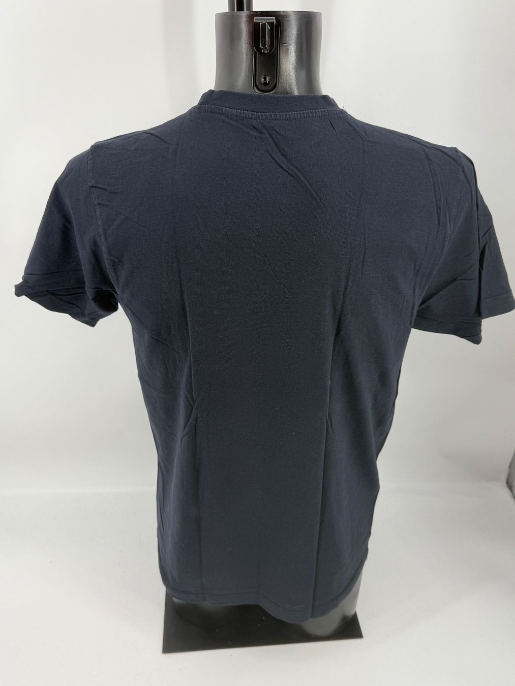 T-shirt: Basic Shirt Gr. M marine blau – Usato da Auenstein venduto da moin. 1