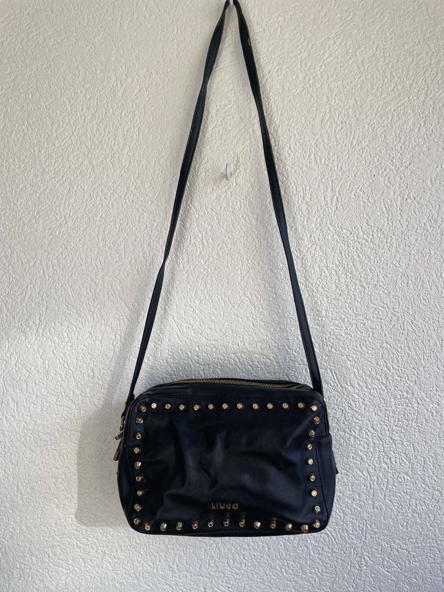 Liu Jo Borse da donna: Sac Liu Jo noir, clouté, élégant – Usato da Martigny venduto da Lea_lucci 1