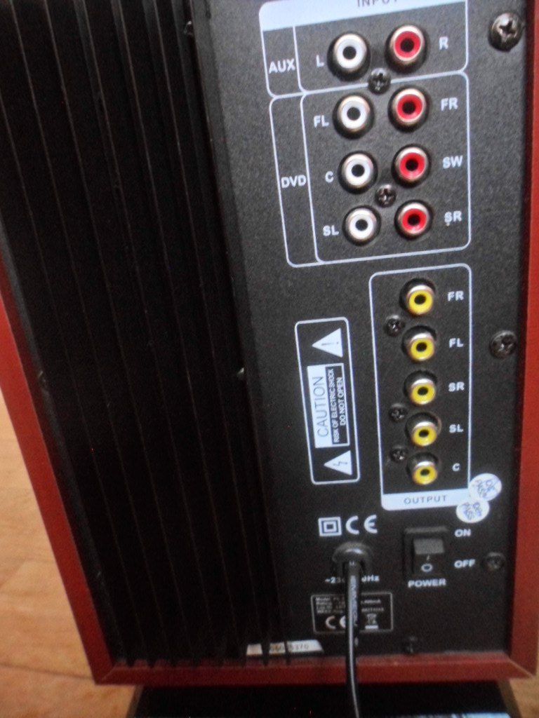 Home cinéma: Soundsystem mit Subwoofer Auvisio 5.1 – D'occasion à Zürich par Tocayo 3