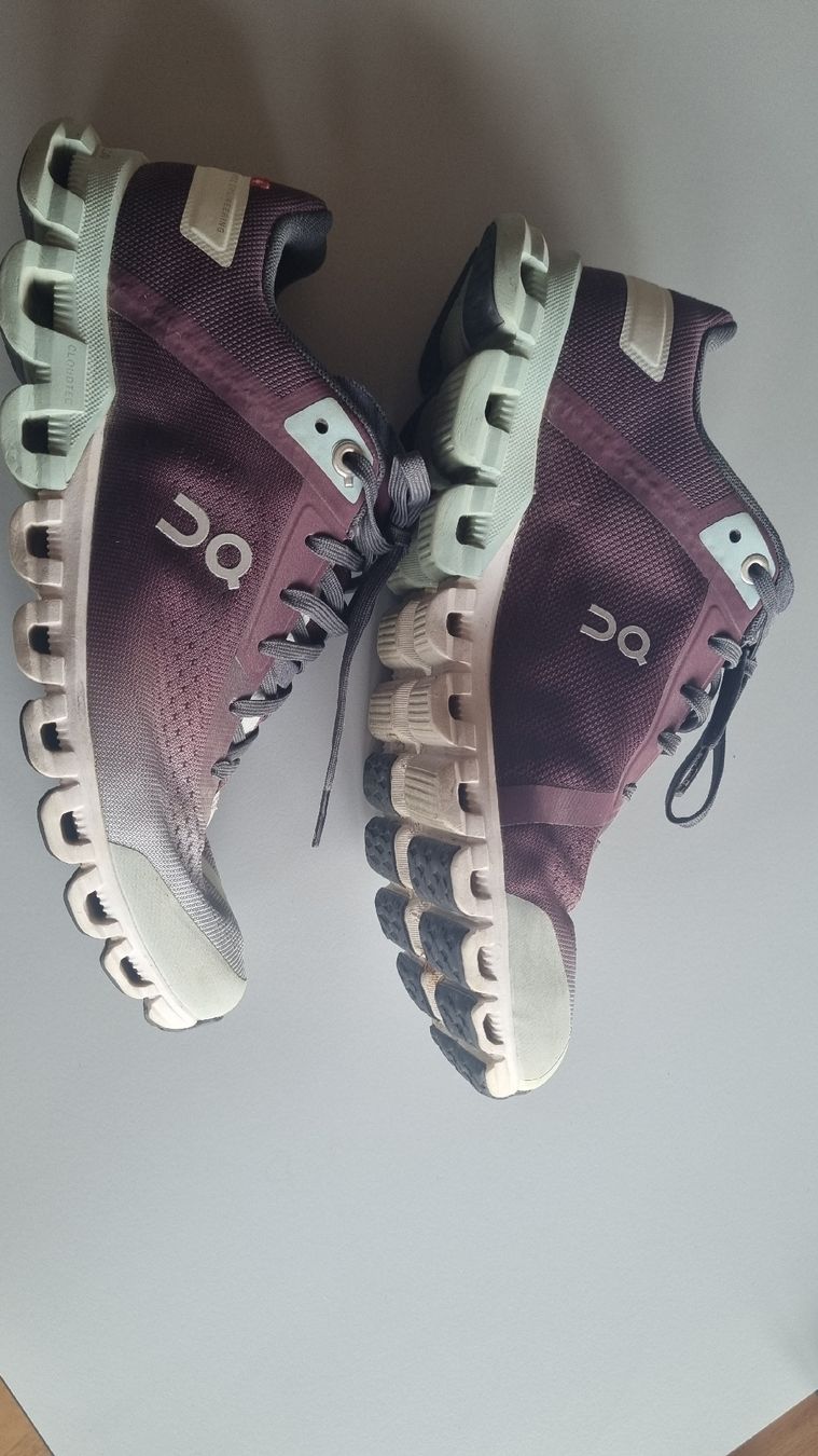 On Chaussures femmes: ON Cloudflow Gr 38  – Neuf (Voir description) à Tägertschi par Fank111 1