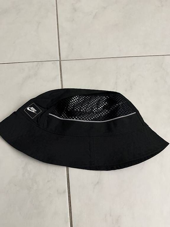 Copricapi, berretti & cappellini: Nike Fischerhut Schwarz – Usato da Oftringen venduto da Kad.Ha 1