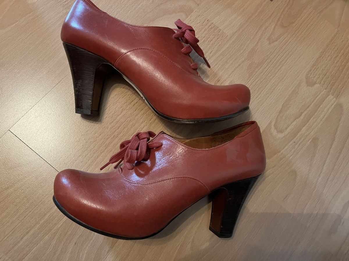 Chie Mihara Damenschuhe: Chie Mihara Vintage Pumps Gr. 39 – Gebraucht aus Zell ZH von Spring1509
