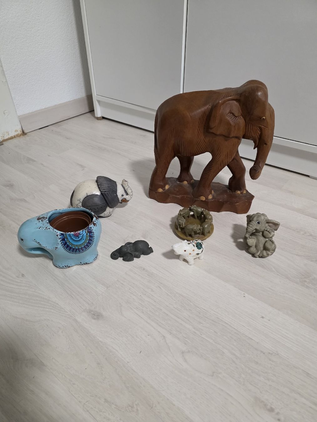 Statuette: Deko Elefanten-Sammlung verschiedene Materialien gebraucht – Usato da Schöftland venduto da Aktion56